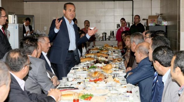 Sözlü’den, daire başkanlarına daha sıkı iletişim çağrısı