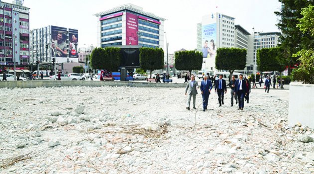 Sözlü ‘Kent Meydanı’ alanını inceledi