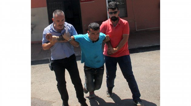 Suçüstü Yakalanan Hırsız Gazetecilere Saldırdı