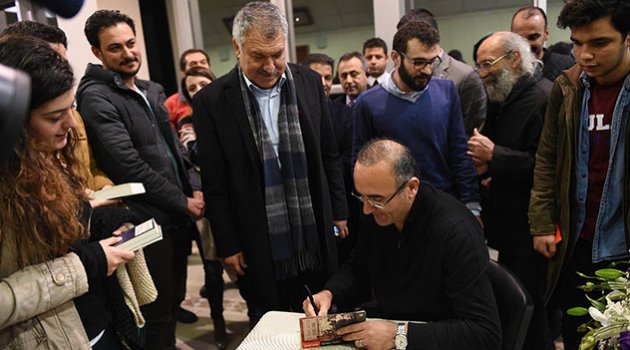 Sunay Akın’a Adana’da Yoğun İlgi