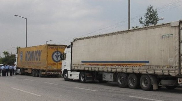 Şüpheli iki TIR polisi alarma geçirdi