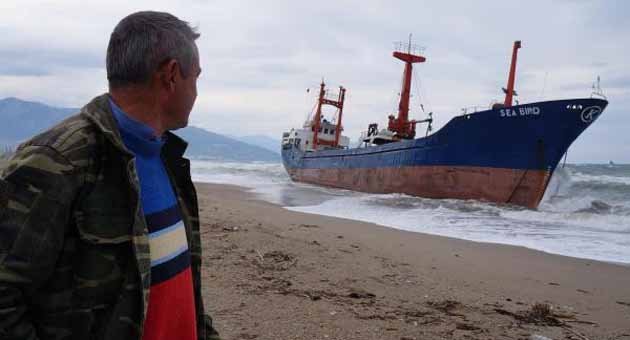 Suriye bandıralı gemi karaya oturdu