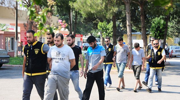 Suriyeliler, Arabistanlılara sahte altın satarken yakalandı