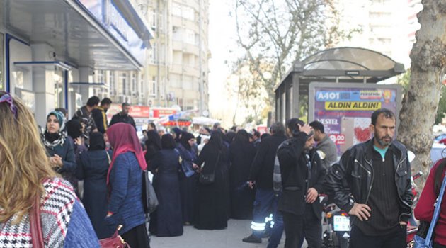 Suriyeliler bankaya akın etti
