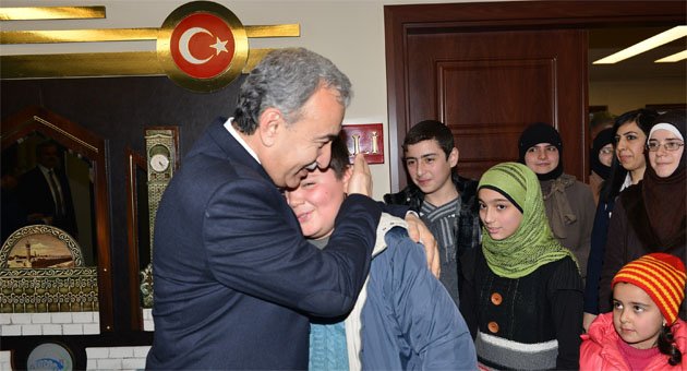 Suriyelilerden Vali Büyük’e teşekkür ziyareti