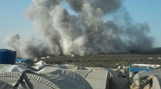 Suriye'nin Atme kasabası bombalandı