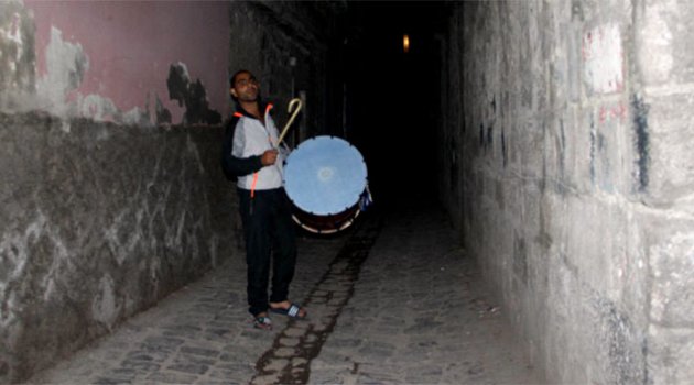 Surlular, ramazanda patlama ve silah yerine davul sesiyle uyandı