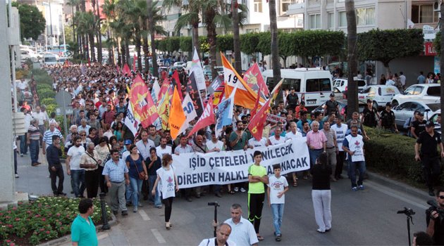 Suruç’taki bombalı saldırı protesto edildi