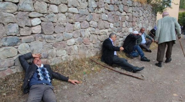 Suyu vermek istemeyen köylülere sert müdahale