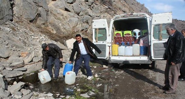 Suzuzluk çeken köyün gençlerine kız vermiyorlar