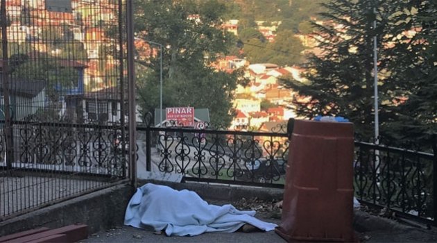 Taburcu edildiği hastanenin bahçesinde ölü bulundu