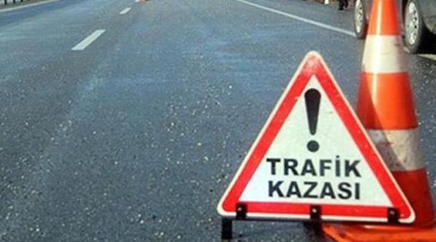 Takla atan otomobil tarlaya uçtu! 2 ölü 1 yaralı