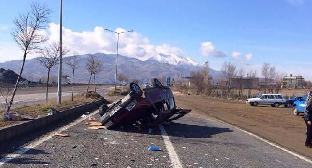 Takla atan otomobilde 7 kişi yaralandı