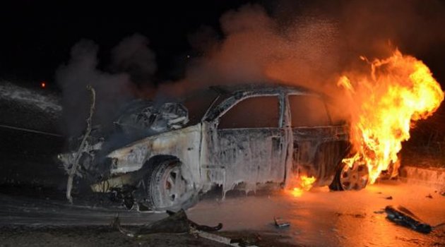 Takla atarak yanan otomobilin sürücüsü ağır yaralandı