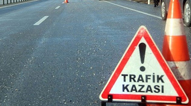 Taksi minibüse çarptı! 3 yaralı
