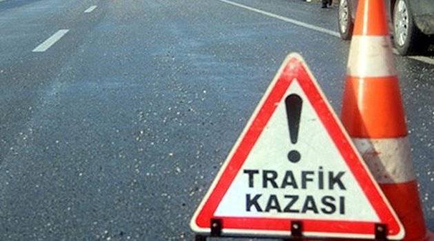 Tali yoldan ana yola çıkan araca tır çarptı! 1 ölü 2 yaralı