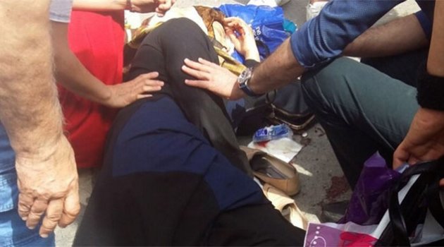 Talihsiz kadın öfkeli boğanın hedefi oldu