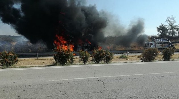 Tanker kamyonla çarpışınca alev aldı
