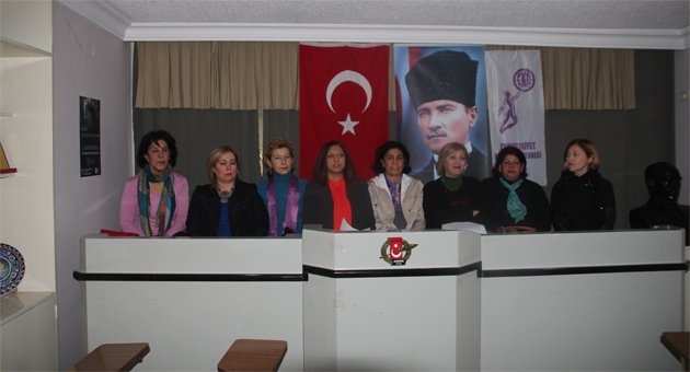 Tanrıverdi: “Kadınlar geri planda kalıyor”