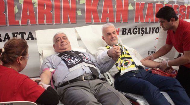 Taraftarlar 'kan kardeş' oldu