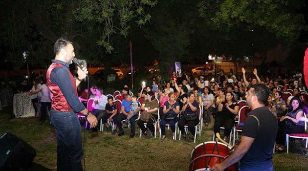 Tarihi konaklarda coşkulu konserler