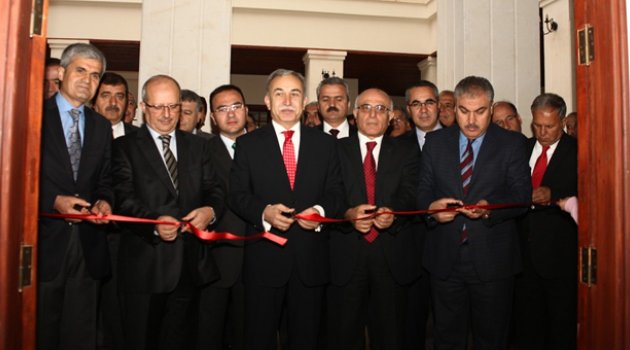 Tarihi okula Teknolojik Kütüphane
