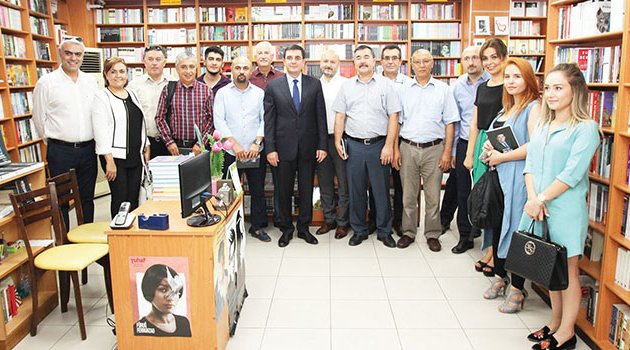 Tarkan Kulak kitabını imzaladı