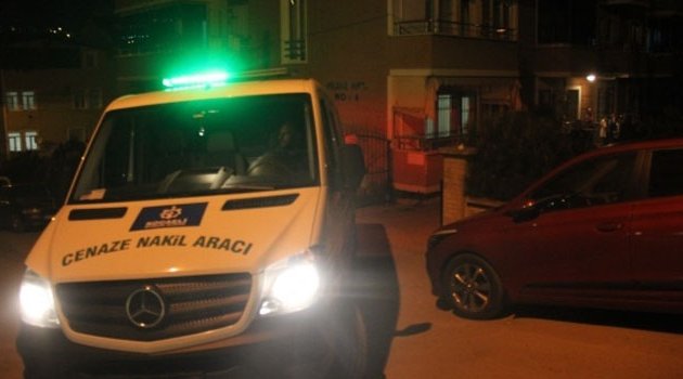 Tartıştığı eşini oğlunun yanında vurarak öldürdü