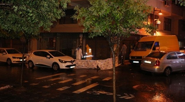 Tartıştığı kişinin boğazını keserek öldürdü