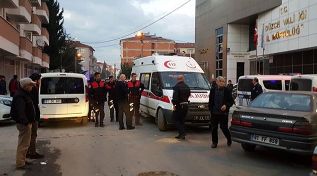 Tartıştığı şahsı bıçaklayıp kaçtı