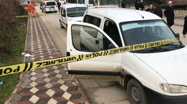 Tartıştığı sevgilisinin gözü önünde intihar etti
