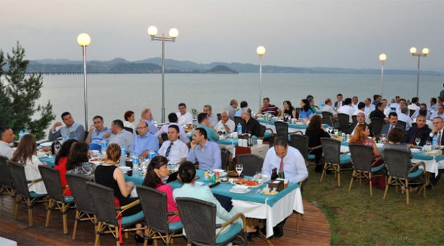 Tayini çıkan hakim ve savcılara iftar yemeğiyle veda