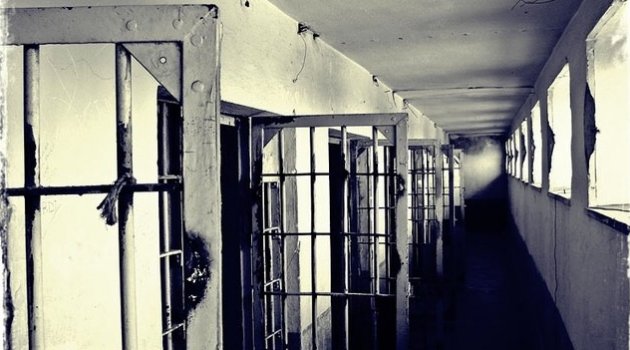 Tecavüz hükümlüsü cezaevinde tecavüze uğradı
