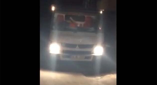 TEDAŞ ekibini rehin aldılar