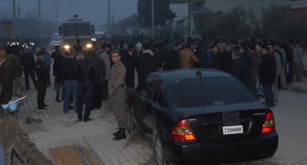 Tehlikeli gerginlik: 1 ölü 4 yaralı