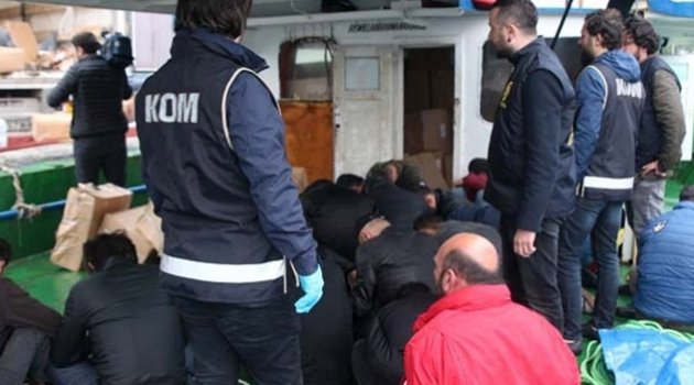 Tekneden 2 milyon liralık kaçak sigara çıktı