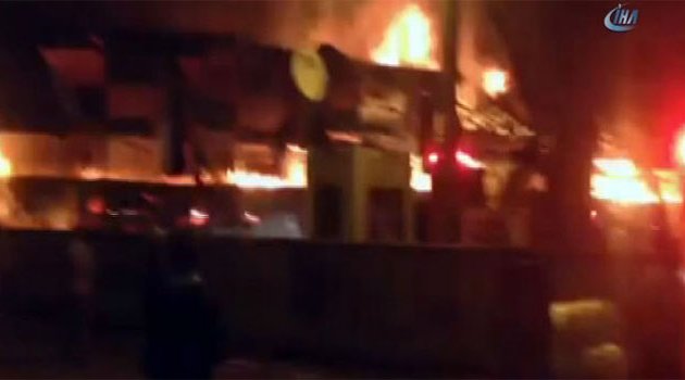 Tekstil fabrikası kül oldu