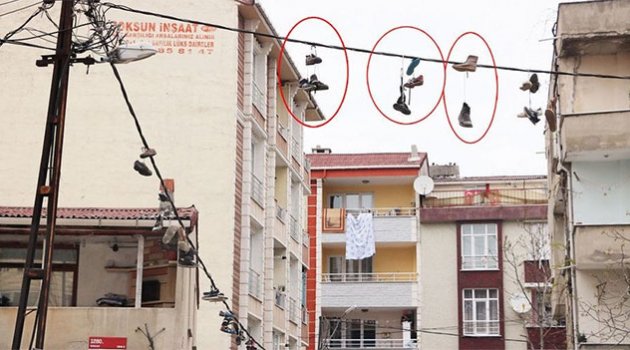 Tellere asılı ayakkabıların sırrı ne?