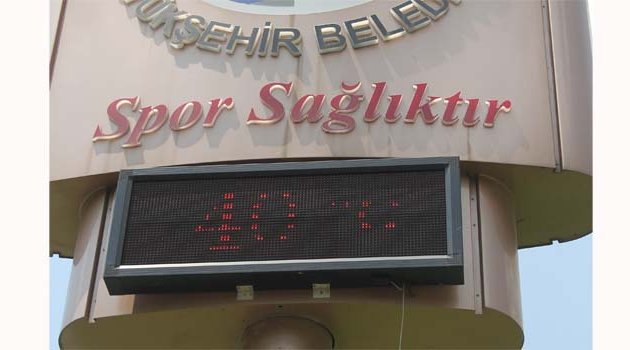Termometre 40 dereceyi gösterdi Adana boşaldı