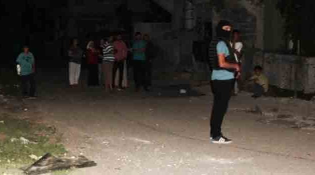 Terör örgütü sempatizanları iki sokağa ses bombası attı