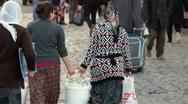 Teröristlerin baskısı vatandaşları göç ettiriyor