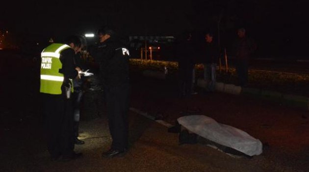 Ters yöne girince minibüsle çarpışan motosikletli öldü