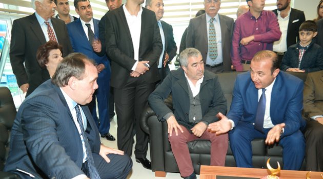 TFF Başkanı Demirören’den Ceyhan’a 2 futbol sahası sözü