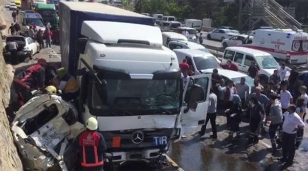 TIR dehşet saçtı: 1 ölü, 6 yaralı
