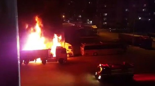 TIR’ların patlayan deposu korkuttu