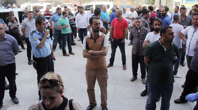 Toplantı kanlı bitti! 3 yaralı