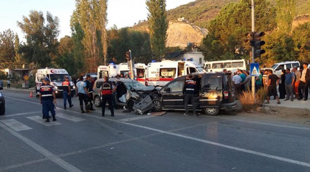 Trafik kazası: 2 ölü, 7 yaralı