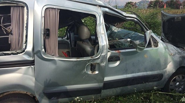 Trafik kazası karı kocayı ayırdı