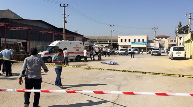 Trafik polisi alacağı için 3 akrabasını öldürdü