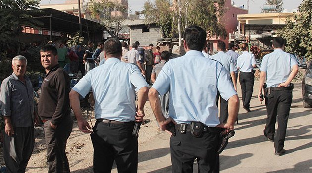 Traktör haczinde polis yaralandı